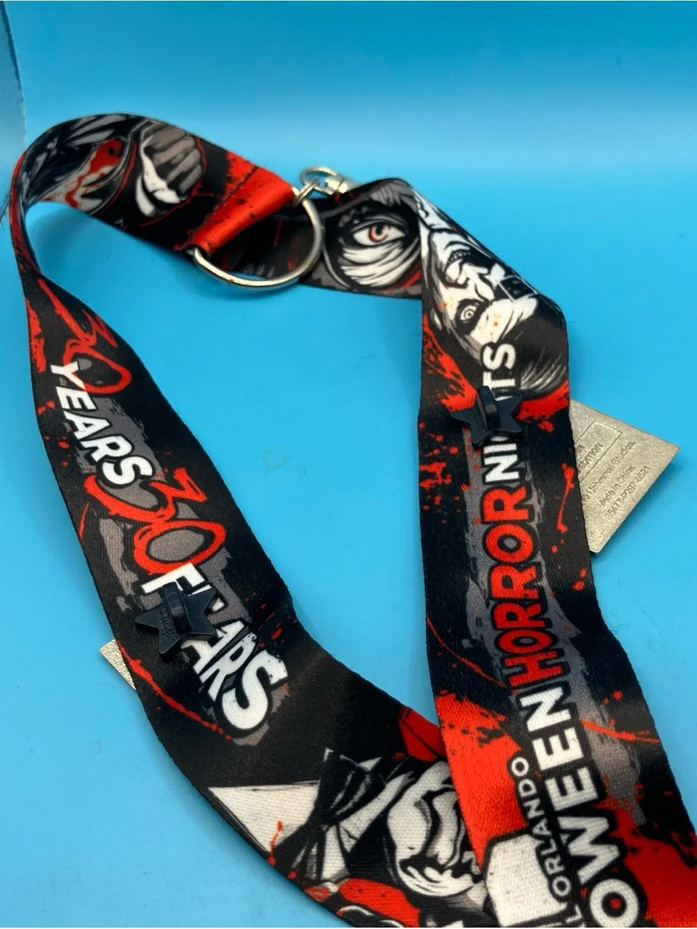 universal studios 30th anniversary  Horror Nights lanyard with 2 pins